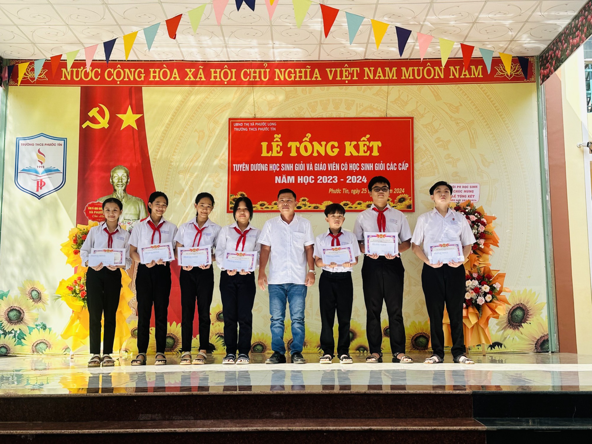 Lễ tổng kết năm học 2023-2024 tại trường THCS Phước Tín